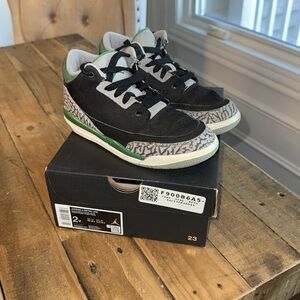 Nike Air Jordan 3 Retro Pine Green (PS) Size 2 Youth 429487-030.